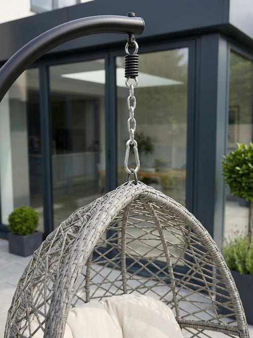 Wicker Swing